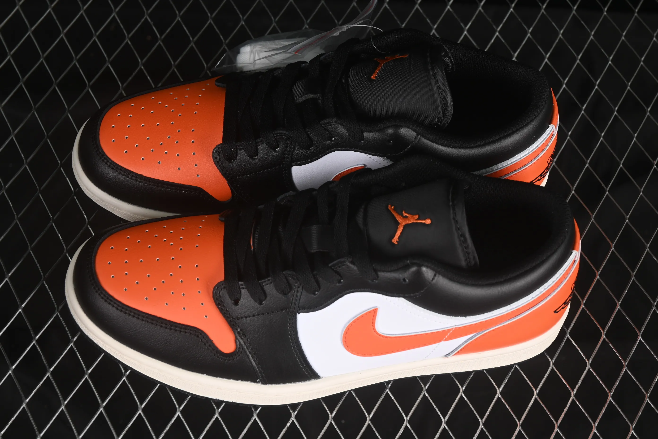All categories Air Jordan Jordan series basketball shoes Air Jordan 1 Low Air Jordan 1 Low AJ1 Joe 1 black and white orange low-top retro culture basketball shoes 553558-081